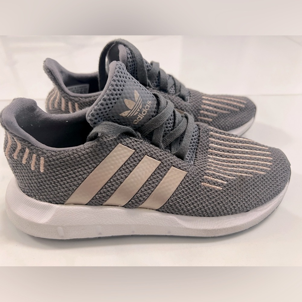 Adidas swift Run Kids Gray and Rose Gold Sneakers